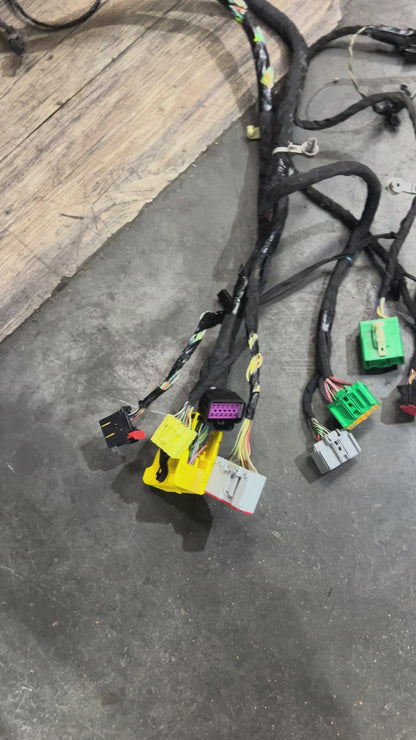 2018 Dodge Challenger 392 Scat Pack 6.4L Body Wiring Harness Fuse Box OEM